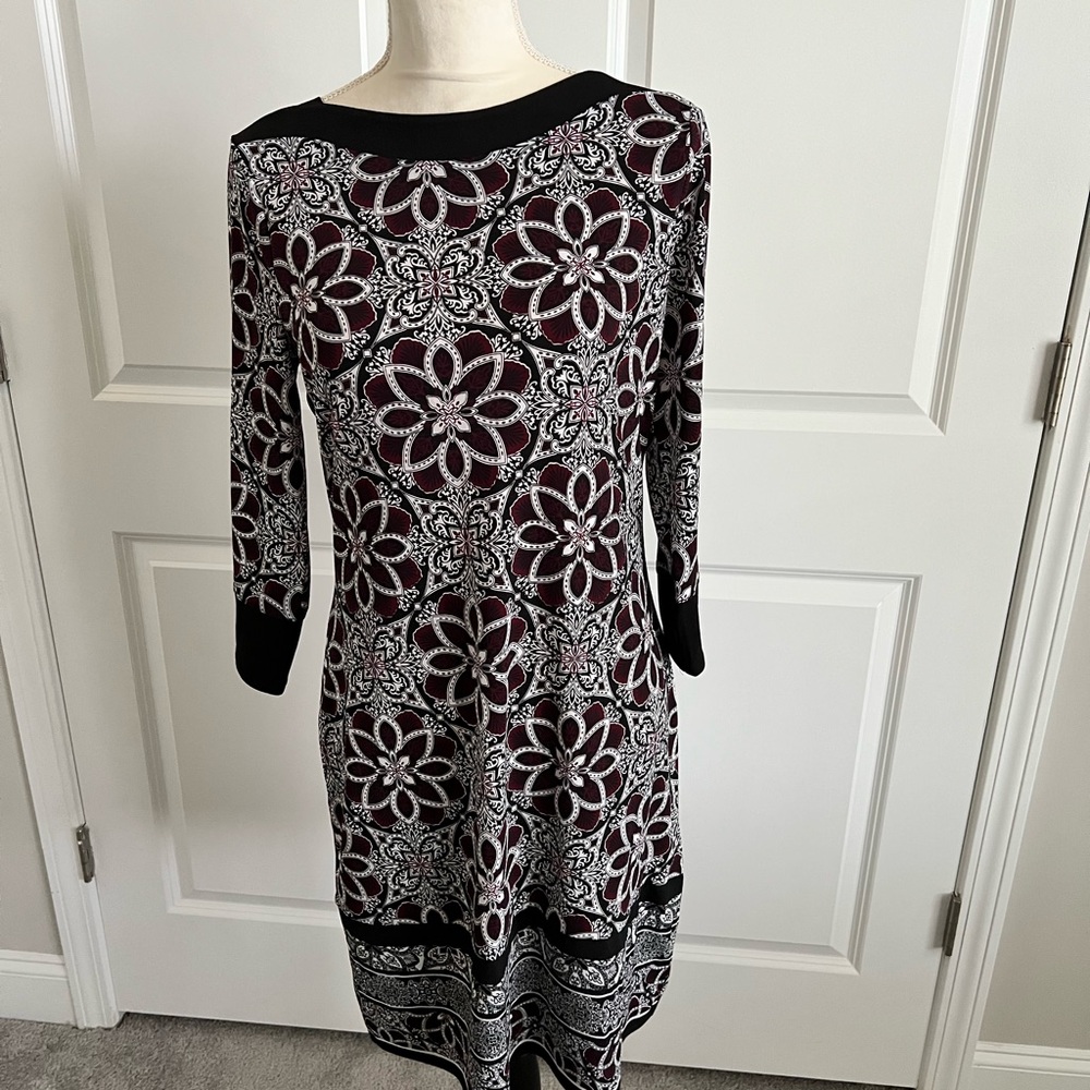 White House Black Market Black and White Sheath Dress